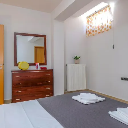 Bay View Apartment *